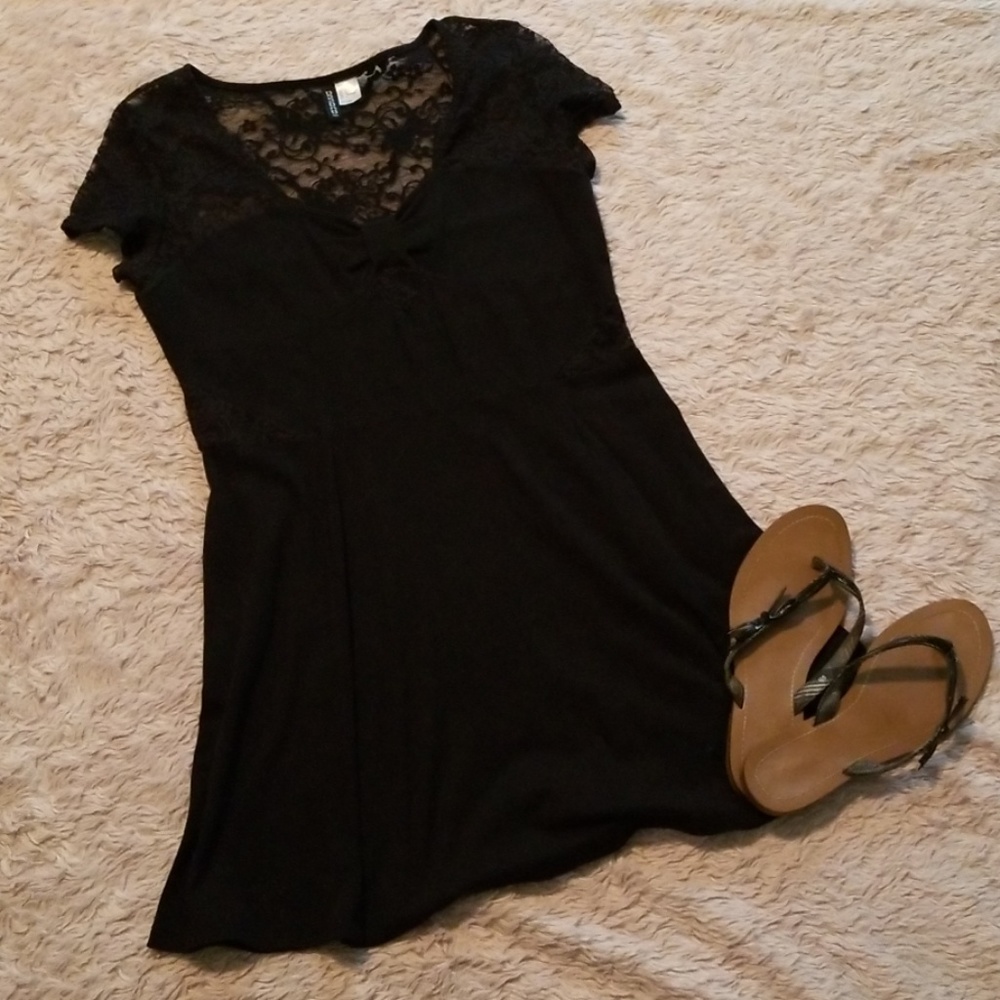 H&M lace cut out short sleeve dress